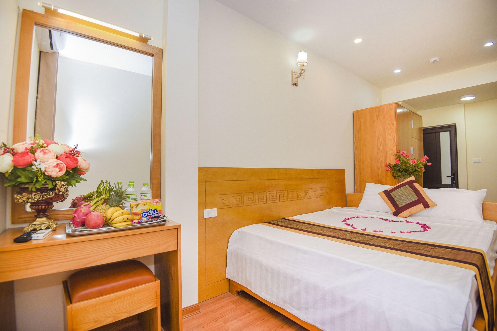 Old Town Palace Guest House Hanoi Buitenkant foto