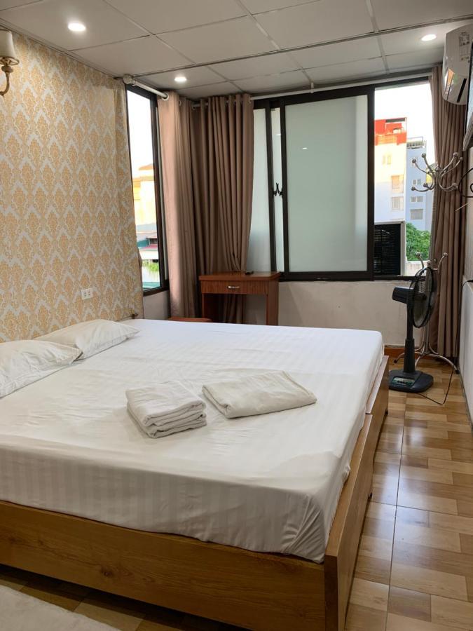 Old Town Palace Guest House Hanoi Buitenkant foto
