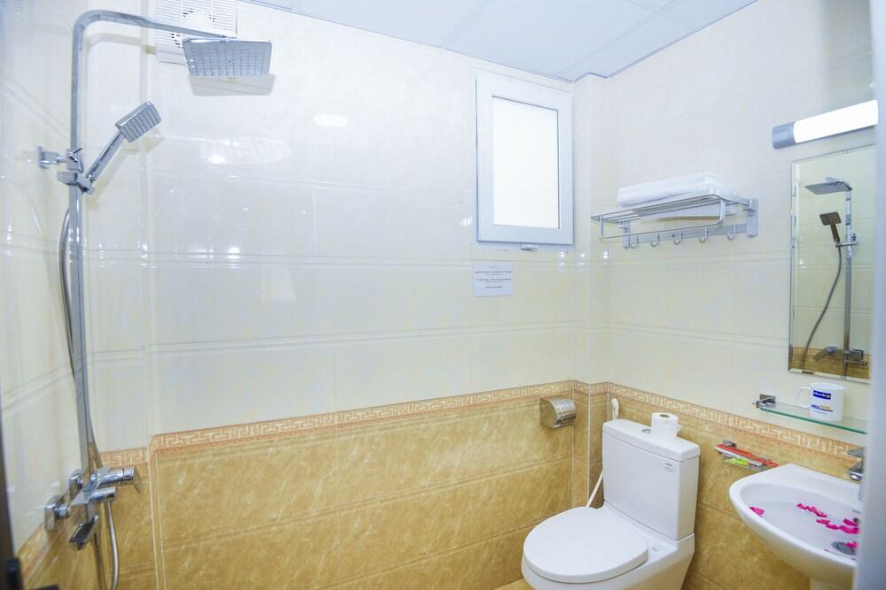 Old Town Palace Guest House Hanoi Buitenkant foto